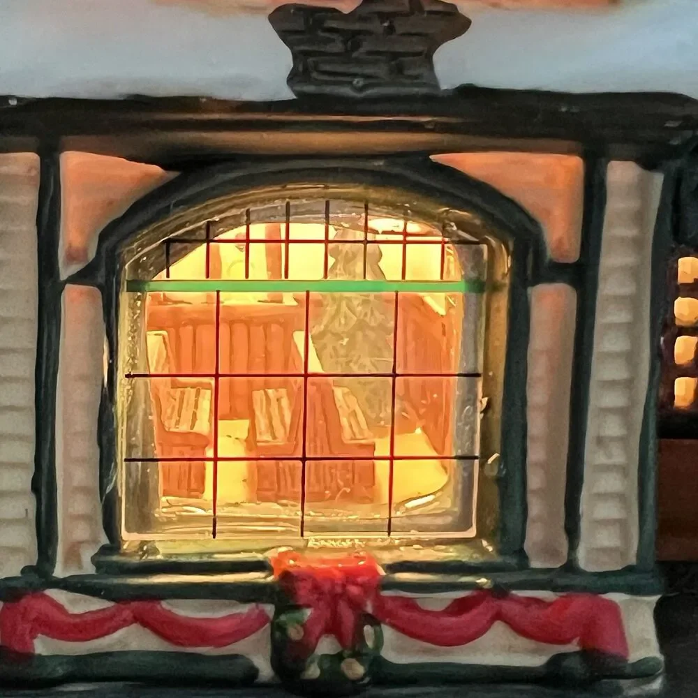 Lemax Coventry Cove West Bend Station Christmas Village 2002 Vintage EUC Vintage